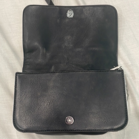 Guess Crossbody Bag - Picture 4 of 4